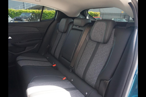 Peugeot 408 1.2 TURBO Allure Pack 130 EAT8