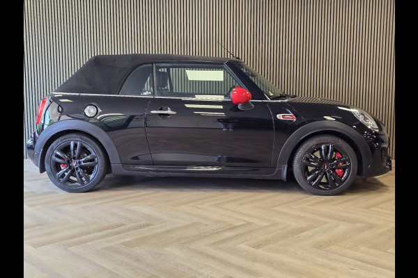MINI Cabrio 2.0 John Cooper Works Chili JCW CABRIO AUTOMAAT NAVI ADAPT CRUISE HARMAN KARDON CAMERA PARKEERSENSOREN STOELVERW