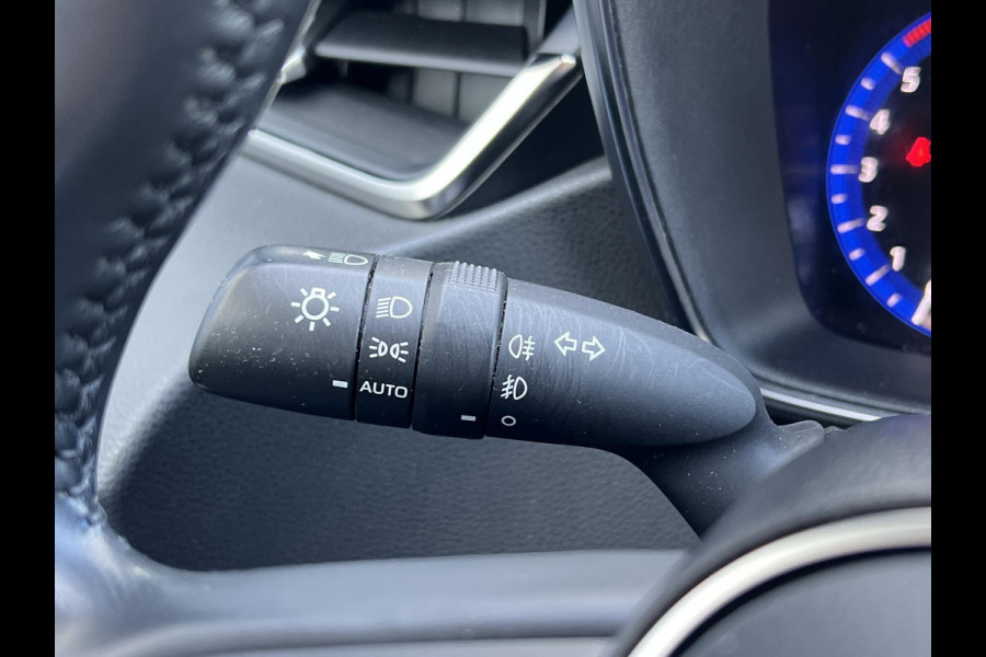 Toyota Corolla Touring Sports 1.8 Hybrid First Edition | navigatie | bi-xenon | head-up display | stoel- stuurverwarming