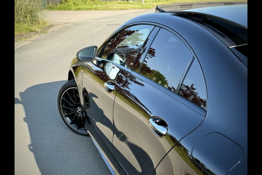 Mercedes-Benz CLA-Klasse 250 e AMG CLA250e Coupe Panoramadak|Keyless|Advanced sound|Sfeerverlichting|Night pakket