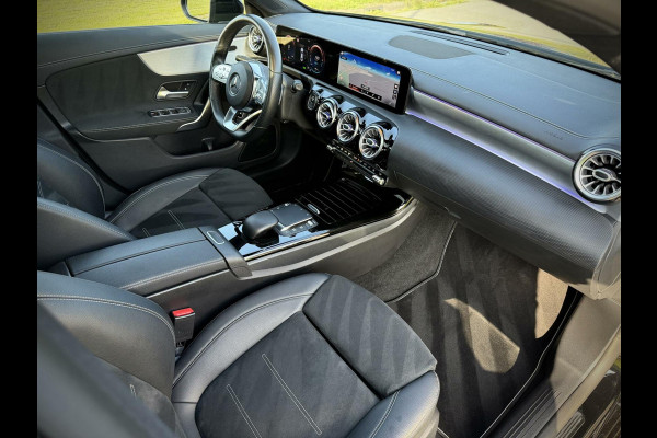 Mercedes-Benz CLA-Klasse 250 e AMG CLA250e Coupe Panoramadak|Keyless|Advanced sound|Sfeerverlichting|Night pakket