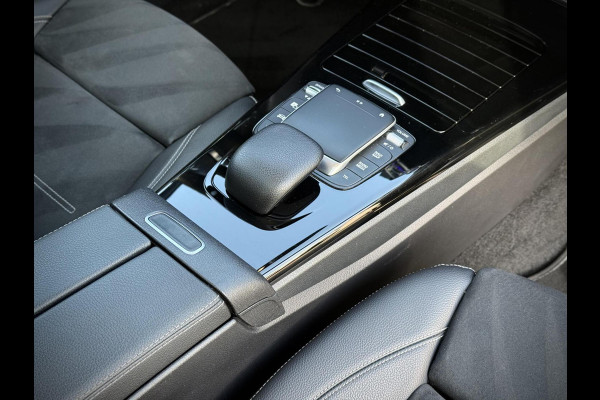 Mercedes-Benz CLA-Klasse 250 e AMG CLA250e Coupe Panoramadak|Keyless|Advanced sound|Sfeerverlichting|Night pakket