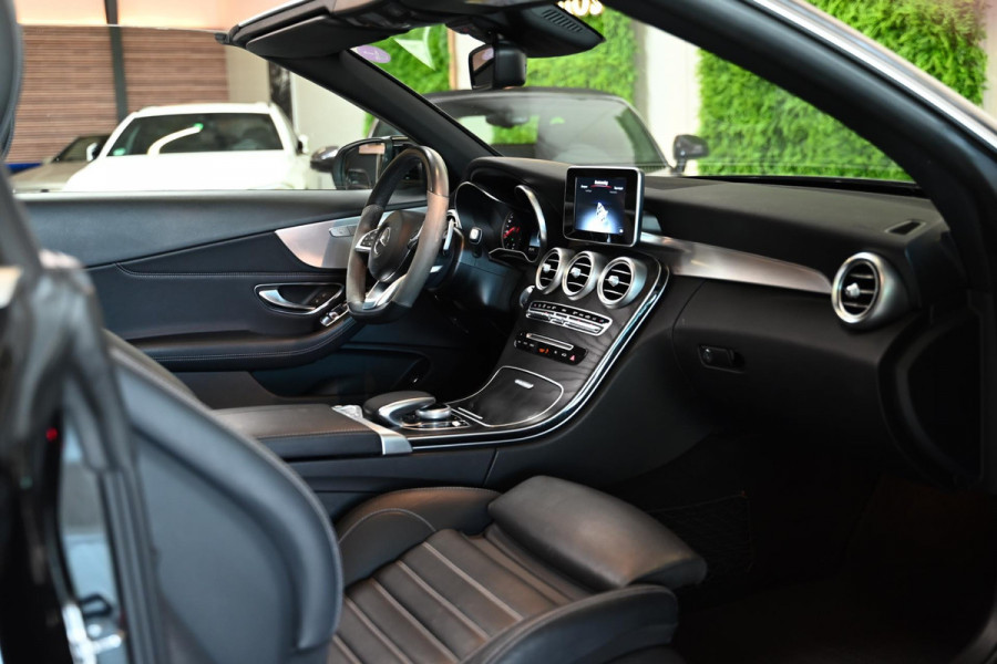 Mercedes-Benz C-Klasse Cabrio 180 Premium Plus AMG Styling - Night Edition - Airscarf - Leer - Camera - Stoelverwarming -