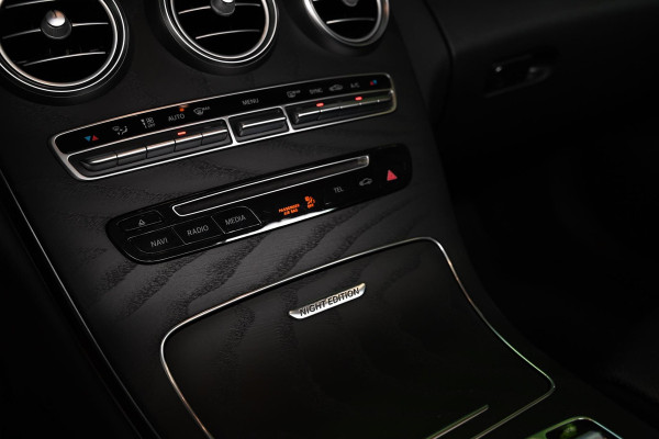 Mercedes-Benz C-Klasse Cabrio 180 Premium Plus AMG Styling - Night Edition - Airscarf - Leer - Camera - Stoelverwarming -