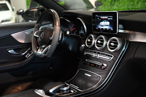 Mercedes-Benz C-Klasse Cabrio 180 Premium Plus AMG Styling - Night Edition - Airscarf - Leer - Camera - Stoelverwarming -