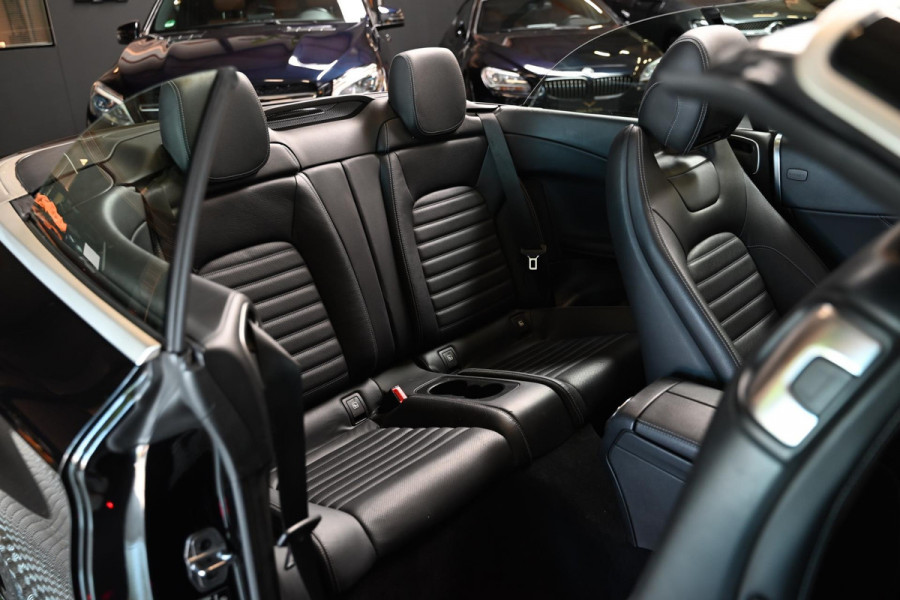 Mercedes-Benz C-Klasse Cabrio 180 Premium Plus AMG Styling - Night Edition - Airscarf - Leer - Camera - Stoelverwarming -