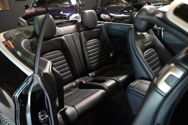 Mercedes-Benz C-Klasse Cabrio 180 Premium Plus AMG Styling - Night Edition - Airscarf - Leer - Camera - Stoelverwarming -