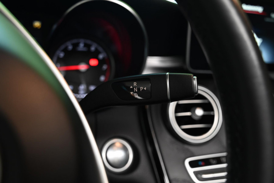 Mercedes-Benz C-Klasse Cabrio 180 Premium Plus AMG Styling - Night Edition - Airscarf - Leer - Camera - Stoelverwarming -