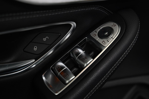 Mercedes-Benz C-Klasse Cabrio 180 Premium Plus AMG Styling - Night Edition - Airscarf - Leer - Camera - Stoelverwarming -