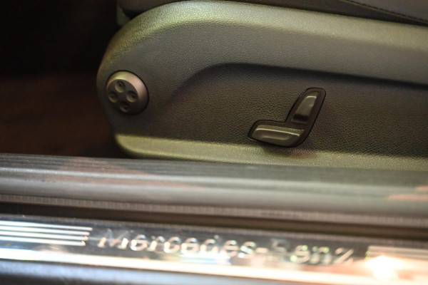 Mercedes-Benz C-Klasse Cabrio 180 Premium Plus AMG Styling - Night Edition - Airscarf - Leer - Camera - Stoelverwarming -