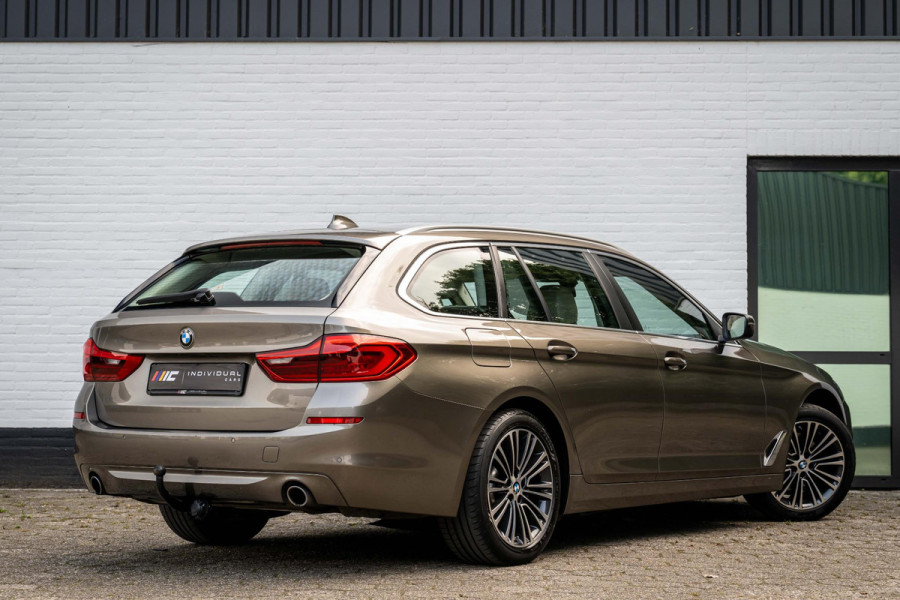 BMW 5 Serie Touring 520i Executive Leder Trekhaak LED Orig NL Auto