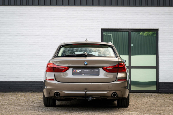 BMW 5 Serie Touring 520i Executive Leder Trekhaak LED Orig NL Auto