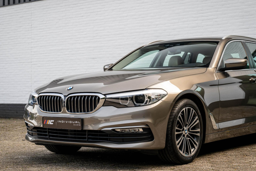 BMW 5 Serie Touring 520i Executive Leder Trekhaak LED Orig NL Auto