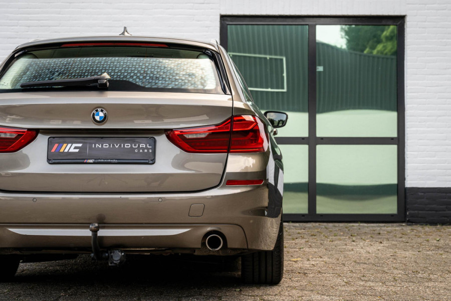 BMW 5 Serie Touring 520i Executive Leder Trekhaak LED Orig NL Auto