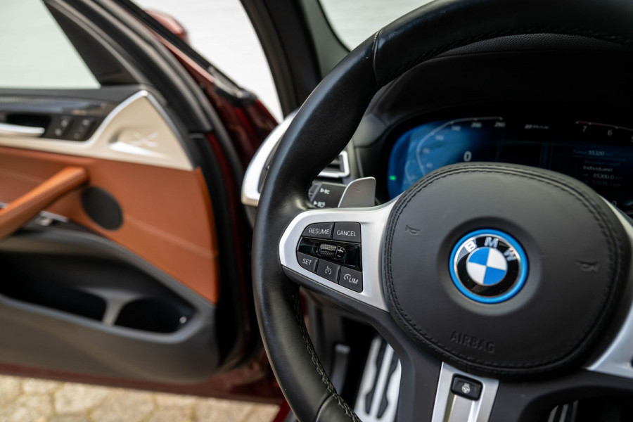 BMW X3 xDrive30e M-Sport INDIVIDUAL Carbon Tartufo Pano