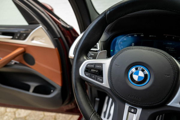 BMW X3 xDrive30e M-Sport INDIVIDUAL Carbon Tartufo Pano