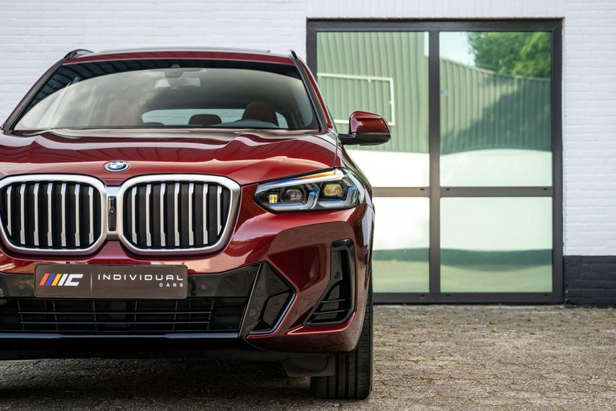 BMW X3 xDrive30e M-Sport INDIVIDUAL Carbon Tartufo Pano