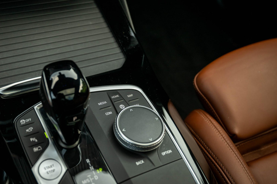 BMW X3 xDrive30e M-Sport INDIVIDUAL Carbon Tartufo Pano