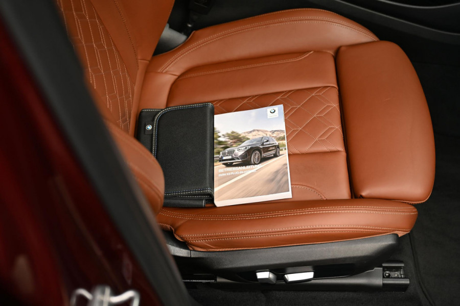 BMW X3 xDrive30e M-Sport INDIVIDUAL Carbon Tartufo Pano