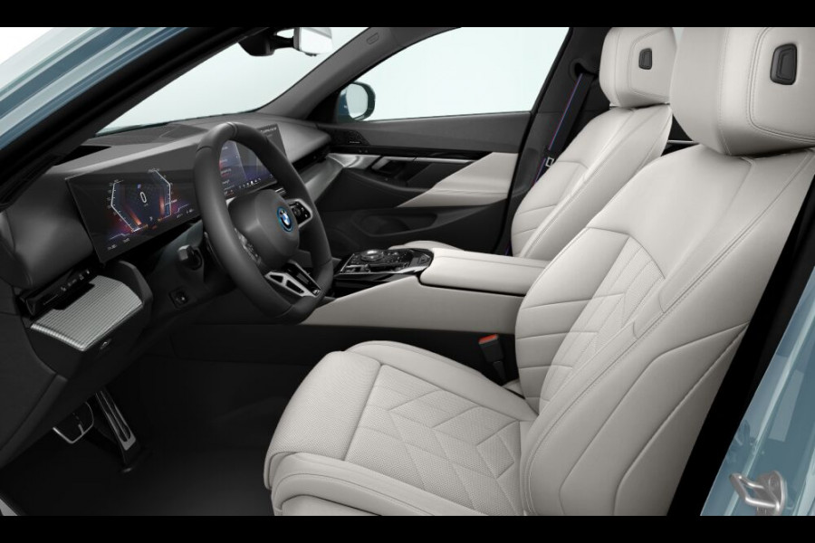 BMW i5 Touring eDrive40 M-Sport Pro - Onderstel Prof - Pano - Comfortzetels - Stoelventilatie
