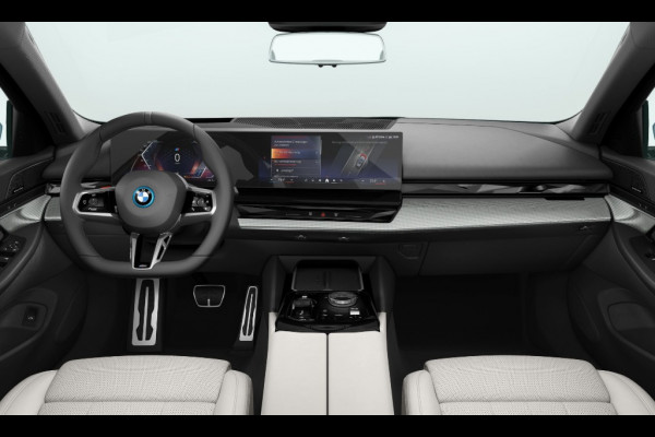 BMW i5 Touring eDrive40 M-Sport Pro - Onderstel Prof - Pano - Comfortzetels - Stoelventilatie