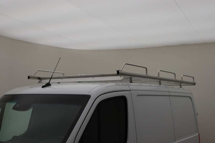 Mercedes-Benz Sprinter 214 2.2 CDI L1H1 3-Zits, Airco, Cruise, Camera, Apple Carplay, DAB, Imperiaal, Trekhaak, 16''