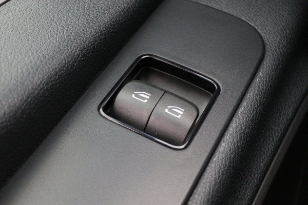 Mercedes-Benz Sprinter 214 2.2 CDI L1H1 3-Zits, Airco, Cruise, Camera, Apple Carplay, DAB, Imperiaal, Trekhaak, 16''