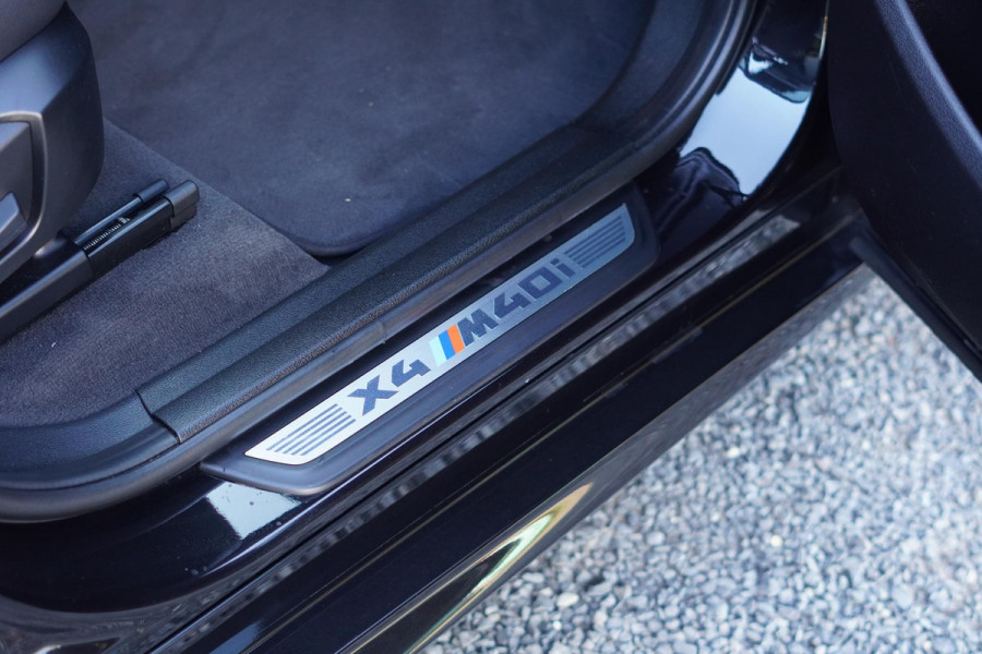 BMW X4 M40i High Executive / Schuifdak / Carplay / Trekhaak / ACC