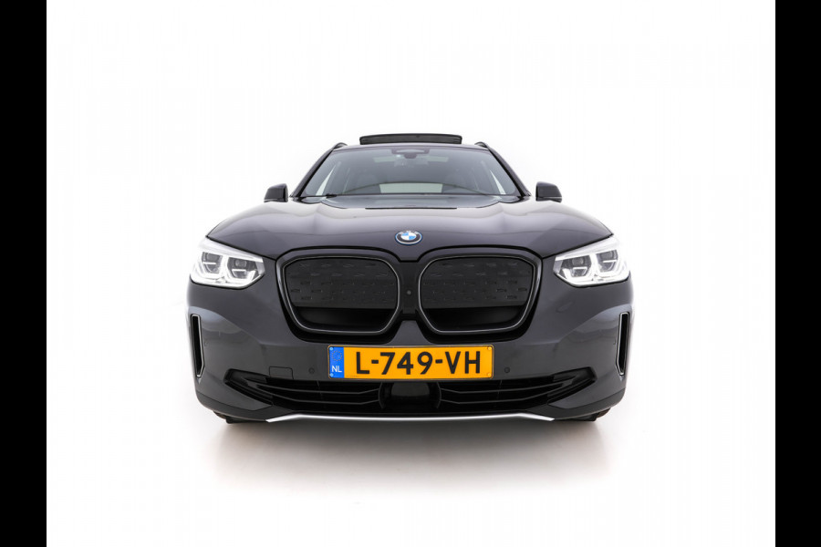 BMW iX3 High Executive 80 kWh [ 3-Fase ] (INCL-BTW) *PANO | LUXURY-LEATHER | FULL-LED | DAB | CARPLAY | ADAPTIVE-CRUISE | DIGI-COCKPIT | BLINDSPOT | HARMAN/KARDON-SOUNDSYTEM | HEAD-UP | KEYLESS | TOP-VIEW | SPORT-SEATS | TOWBAR  | .
