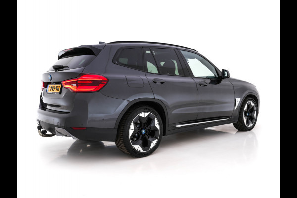 BMW iX3 High Executive 80 kWh [ 3-Fase ] (INCL-BTW) *PANO | LUXURY-LEATHER | FULL-LED | DAB | CARPLAY | ADAPTIVE-CRUISE | DIGI-COCKPIT | BLINDSPOT | HARMAN/KARDON-SOUNDSYTEM | HEAD-UP | KEYLESS | TOP-VIEW | SPORT-SEATS | TOWBAR  | .