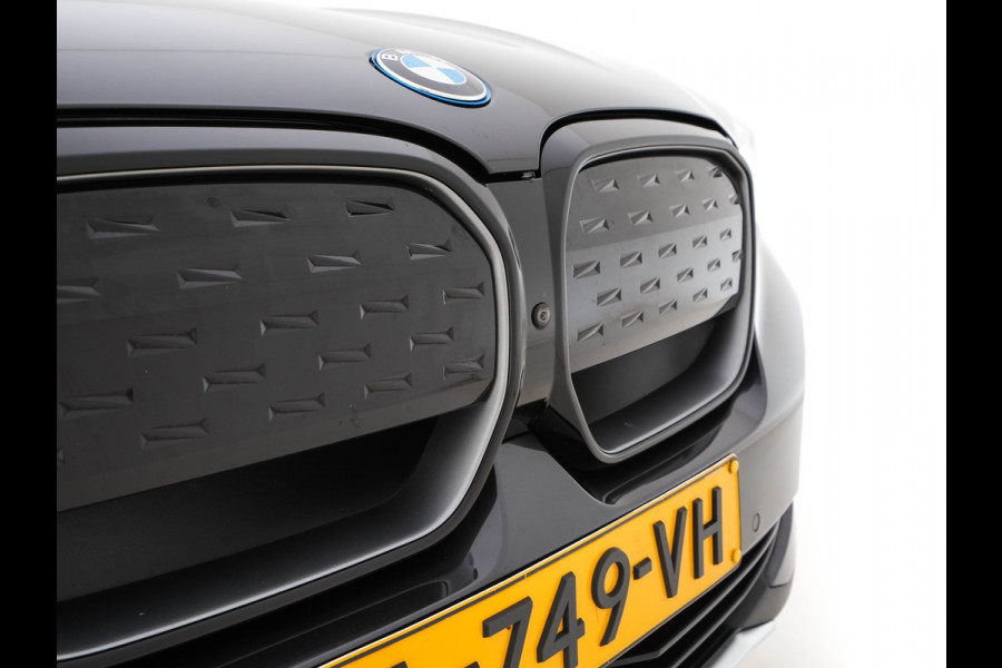 BMW iX3 High Executive 80 kWh [ 3-Fase ] (INCL-BTW) *PANO | LUXURY-LEATHER | FULL-LED | DAB | CARPLAY | ADAPTIVE-CRUISE | DIGI-COCKPIT | BLINDSPOT | HARMAN/KARDON-SOUNDSYTEM | HEAD-UP | KEYLESS | TOP-VIEW | SPORT-SEATS | TOWBAR  | .