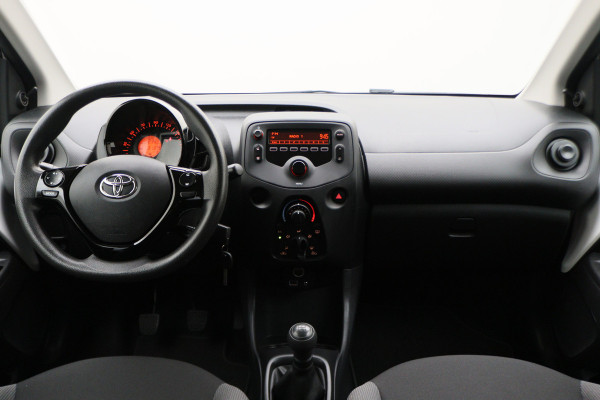 Toyota Aygo 1.0 VVT-i x-fun 5-Deurs, Airco, Cruise, Bluetooth, Elektrische Ramen, DAB, Xenon