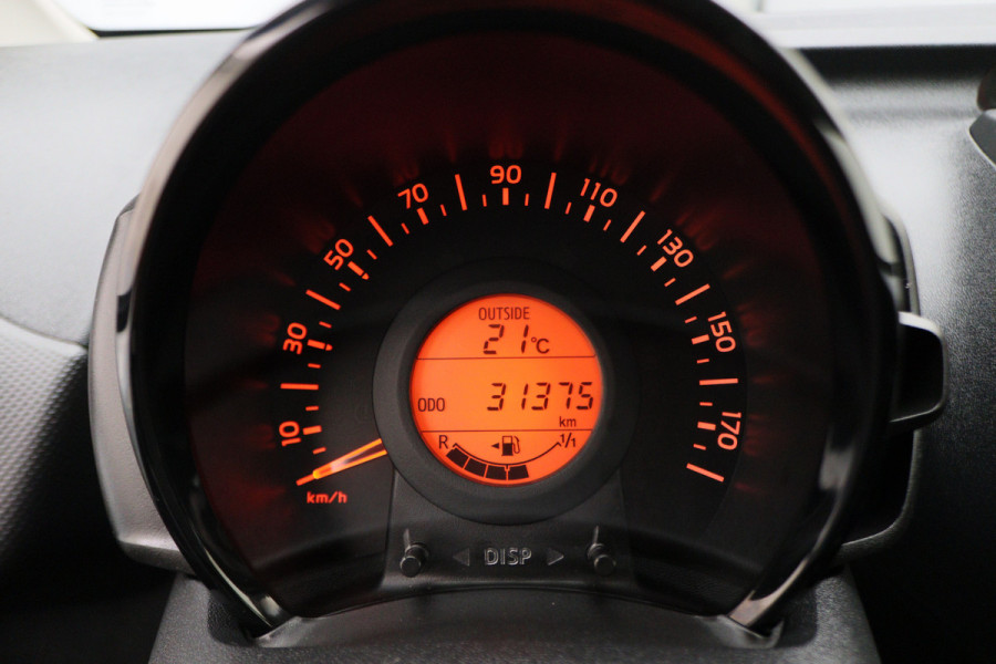 Toyota Aygo 1.0 VVT-i x-fun 5-Deurs, Airco, Cruise, Bluetooth, Elektrische Ramen, DAB, Xenon