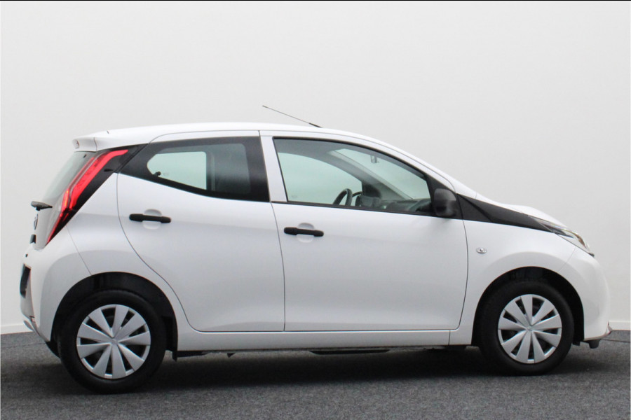 Toyota Aygo 1.0 VVT-i x-fun 5-Deurs, Airco, Cruise, Bluetooth, Elektrische Ramen, DAB, Xenon