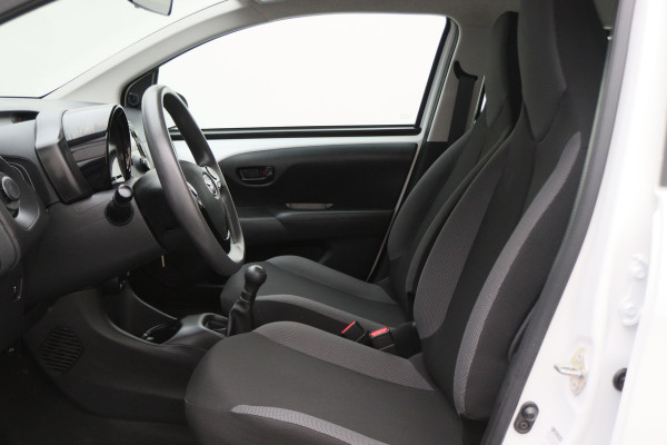 Toyota Aygo 1.0 VVT-i x-fun 5-Deurs, Airco, Cruise, Bluetooth, Elektrische Ramen, DAB, Xenon