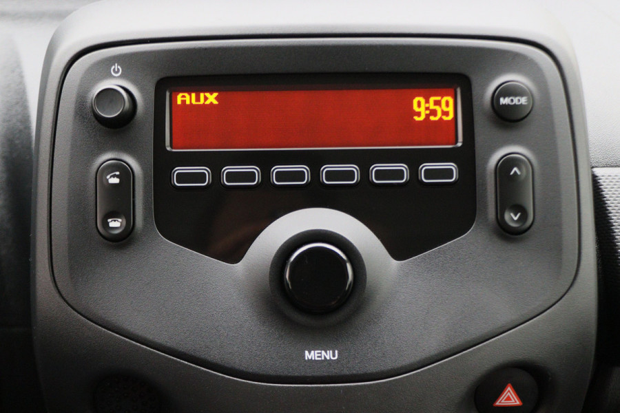 Toyota Aygo 1.0 VVT-i x-fun 5-Deurs, Airco, Cruise, Bluetooth, Elektrische Ramen, DAB, Xenon