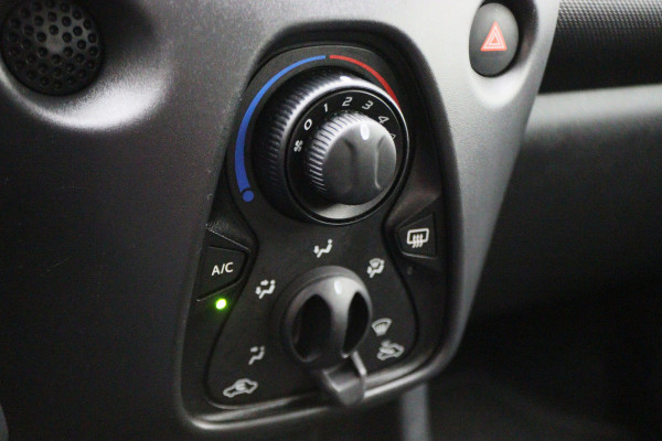 Toyota Aygo 1.0 VVT-i x-fun 5-Deurs, Airco, Cruise, Bluetooth, Elektrische Ramen, DAB, Xenon