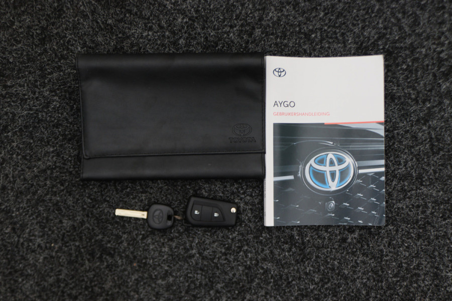 Toyota Aygo 1.0 VVT-i x-fun 5-Deurs, Airco, Cruise, Bluetooth, Elektrische Ramen, DAB, Xenon