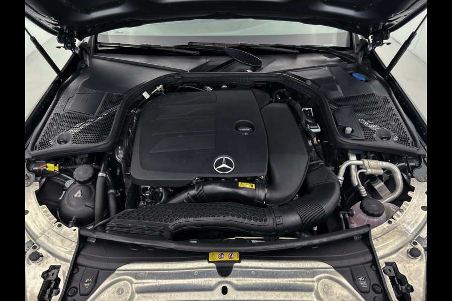 Mercedes-Benz C-Klasse 200 Business Solution AMG | Achteruitrijcamera | AMG-styling | Smartphone-integratiepakket | Navigatiesysteem full map | 24 Maanden Mercedes-Benz Certified garantie.