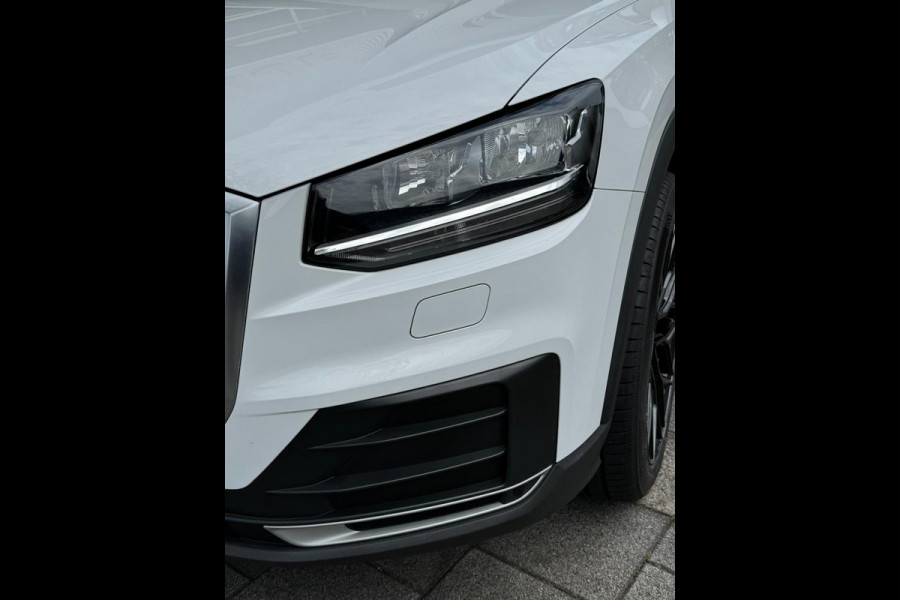 Audi Q2 30 TFSi Design - Navigatie I Airco I PDC I 19 inch Sport velgen I Dealer onderhouden