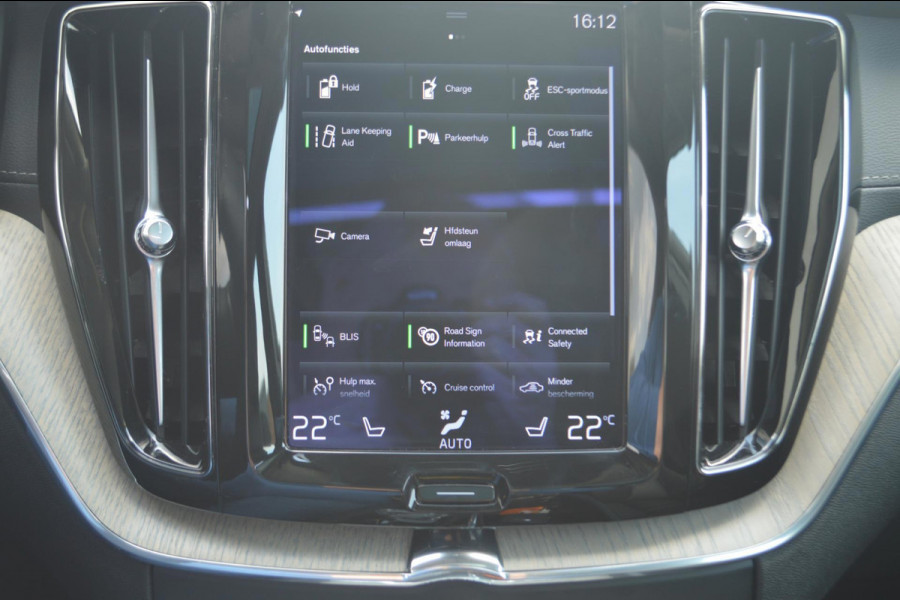 Volvo XC60 2.0 Recharge T8 AWD Inscription | Panoramadak | Trekhaak