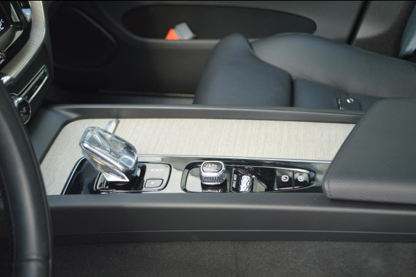 Volvo XC60 2.0 Recharge T8 AWD Inscription | Panoramadak | Trekhaak