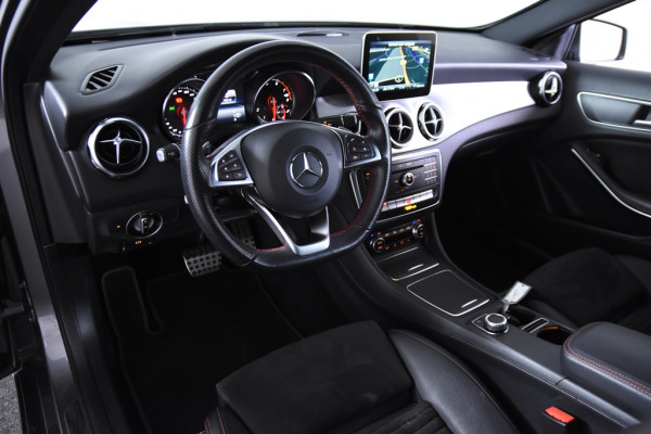 Mercedes-Benz GLA 180 AMG Line *Navigatie*Camera*2x AMG*