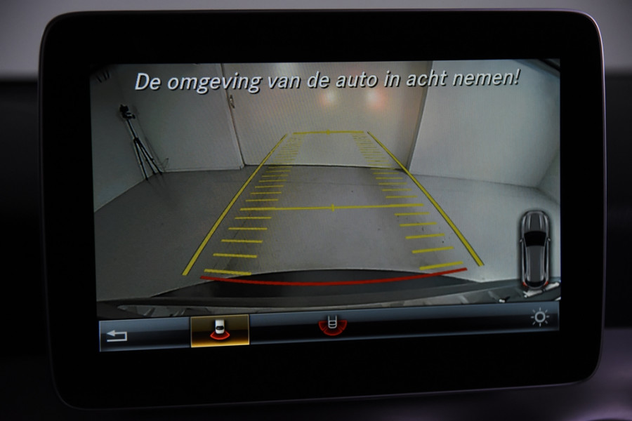 Mercedes-Benz GLA 180 AMG Line *Navigatie*Camera*2x AMG*