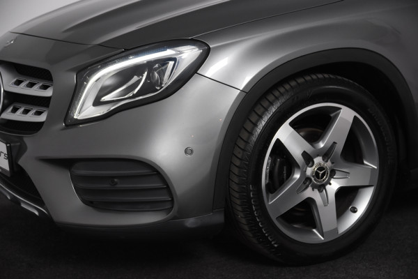 Mercedes-Benz GLA 180 AMG Line *Navigatie*Camera*2x AMG*