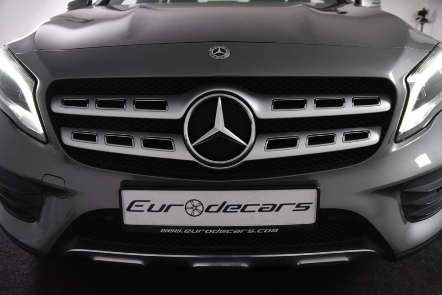 Mercedes-Benz GLA 180 AMG Line *Navigatie*Camera*2x AMG*