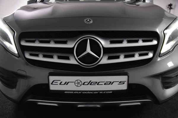 Mercedes-Benz GLA 180 AMG Line *Navigatie*Camera*2x AMG*