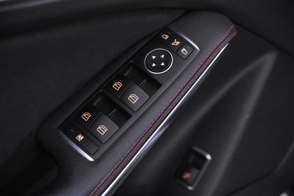 Mercedes-Benz GLA 180 AMG Line *Navigatie*Camera*2x AMG*