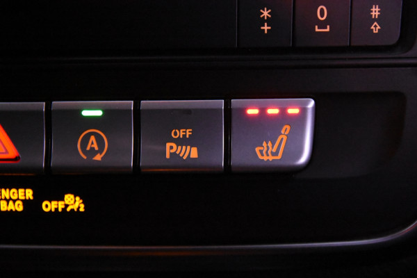 Mercedes-Benz GLA 180 AMG Line *Navigatie*Camera*2x AMG*