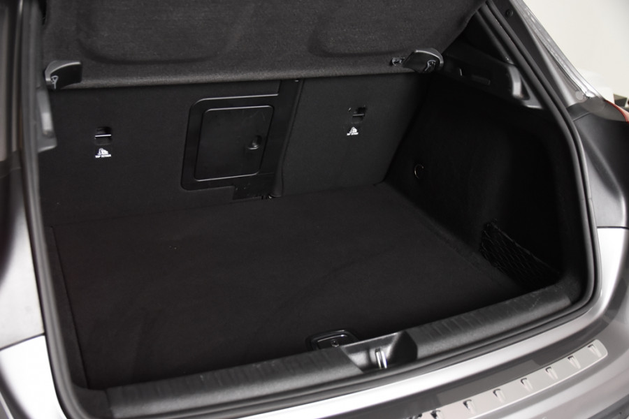 Mercedes-Benz GLA 180 AMG Line *Navigatie*Camera*2x AMG*